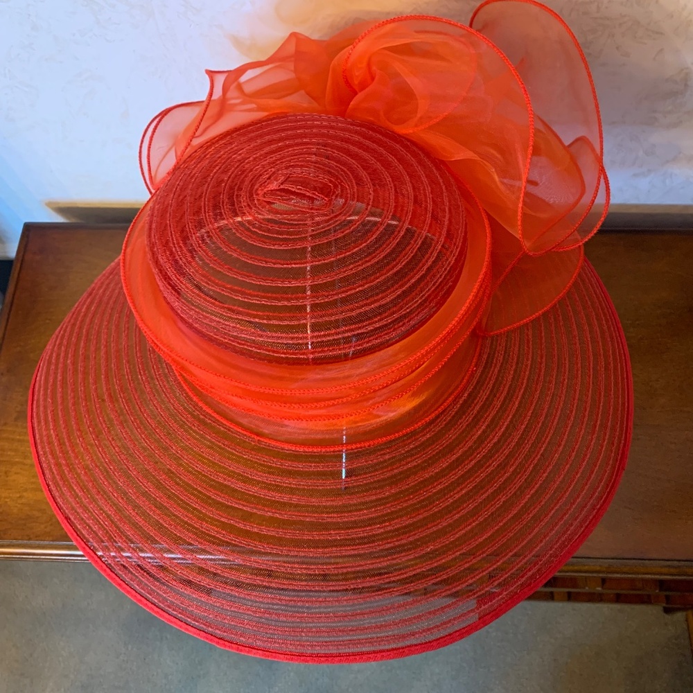 Giovannio New York Red Hat with Adjustable Fit Band - Picture 2 of 11
